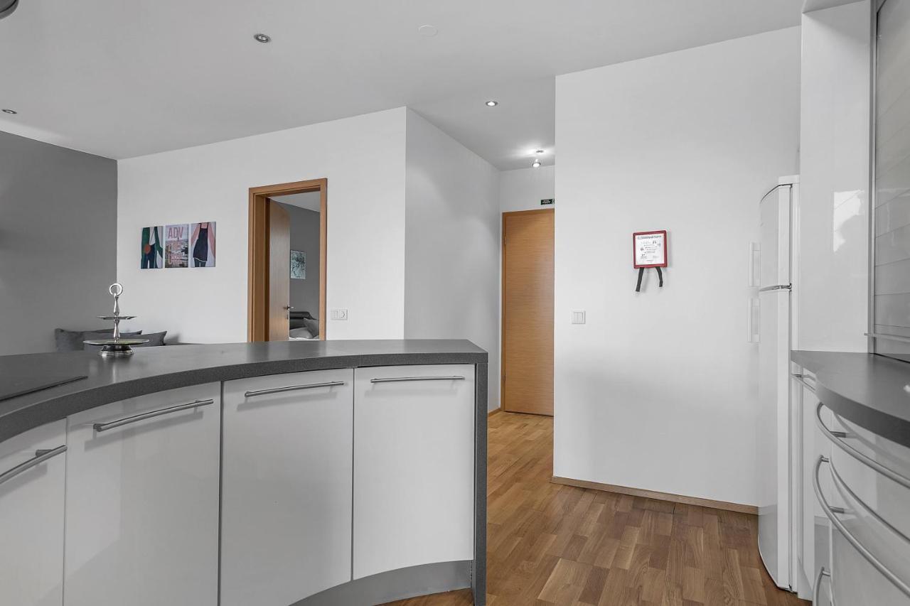 Sunny Apartment - By The Sea In City Center Рейкьявик Экстерьер фото